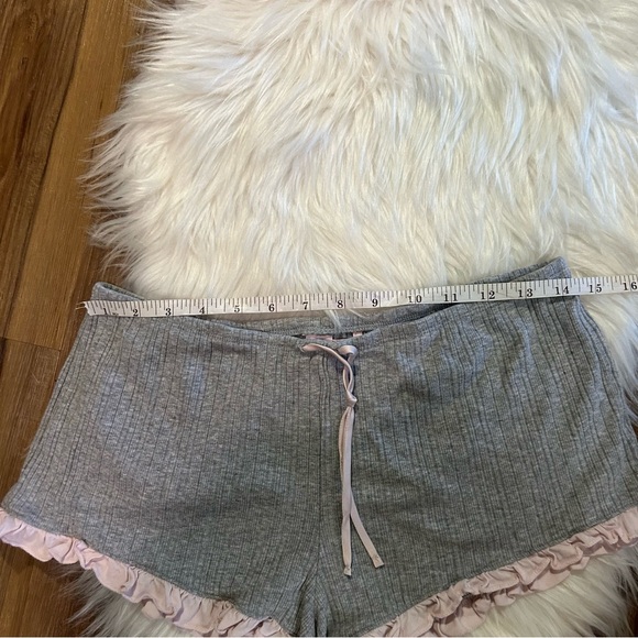 Victoria’s Secret gray and pink sleep shorts pajamas size medium - Picture 2 of 5